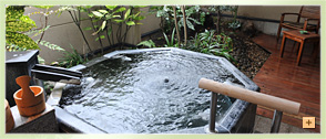 the room with rotenburo (open-air bath) 'Yu-no-Sumika'